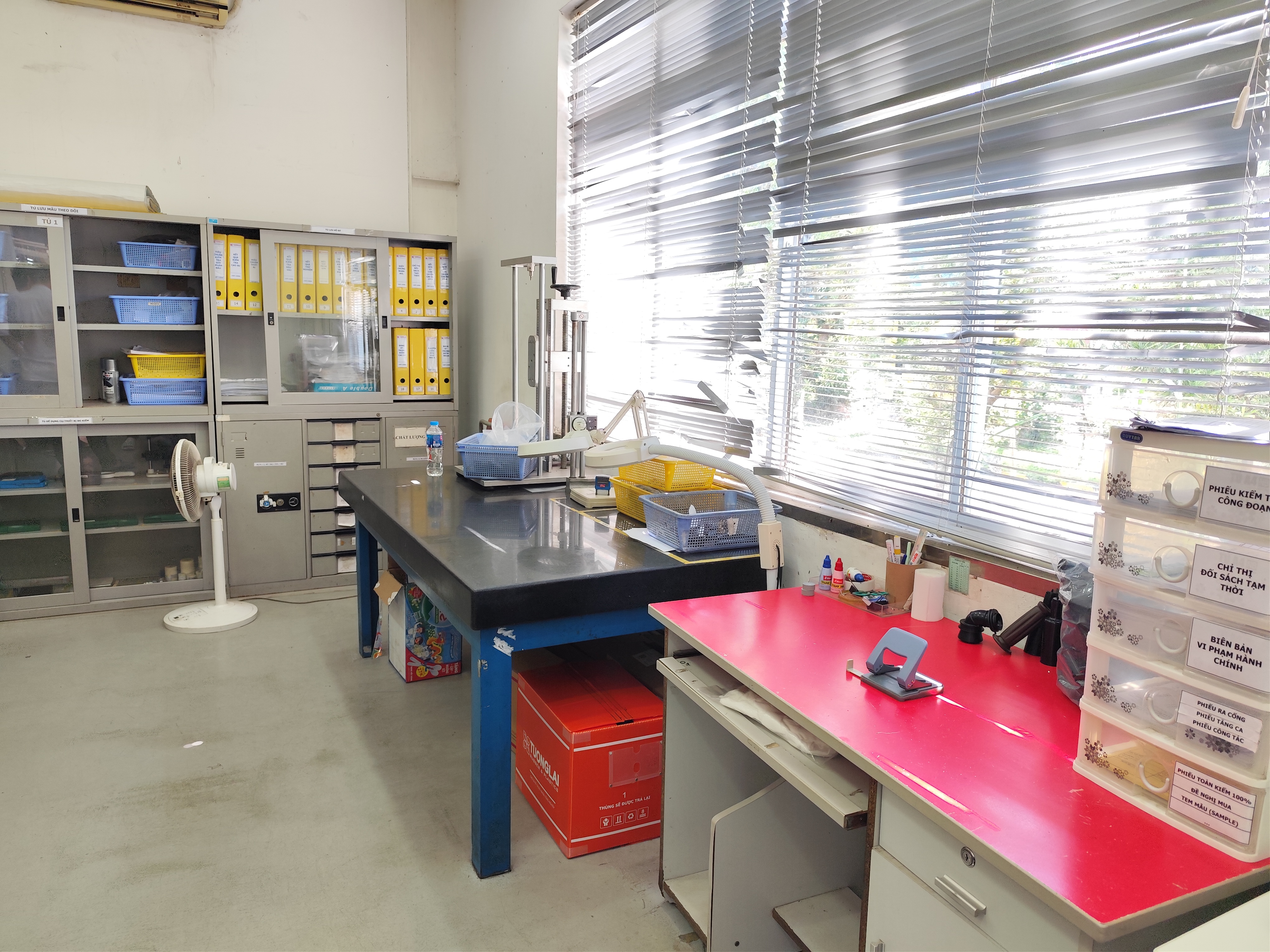 Work bench.jpg